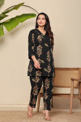 Serenity Meadow Women's 2-Piece Cotton Sleepwear Set – Blue & Green Floral Printed Top & Pants