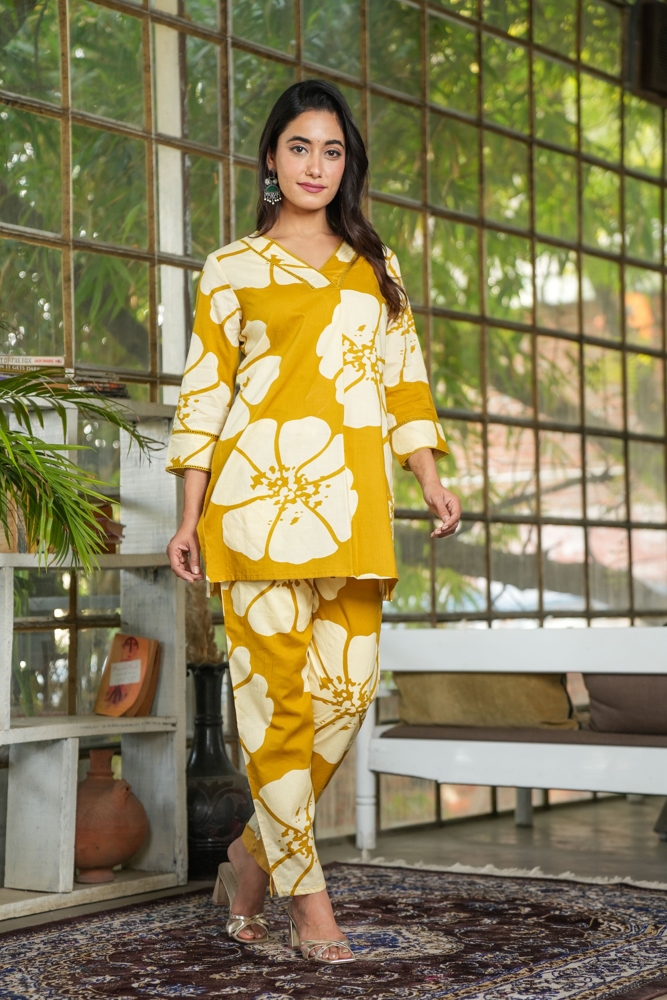 Yellow V-Neck Floral Printed Suit Set - Elegant Ethnic Wear for Women